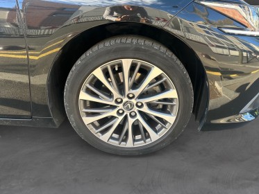 Lexus es300h 2020 apple carplay, 4 vitres éléctrique, toit panoramique, regulateur et limiteur de vitesse, garantie 12......