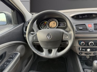 Renault megane iii berline dci 90 fap eco2 authentique / garantie de 12 mois occasion simplicicar rouen simplicicar...
