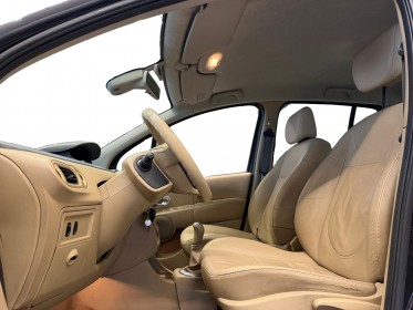 Renault modus 1.5 dci 80 initiale suivi renault - 2e main - etat irreprochable - distri et entetien a jour occasion...