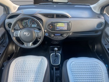 Toyota yaris hybride 100h dynamic / entretien à jour / garantie 12 mois occasion simplicicar royan simplicicar simplicibike...