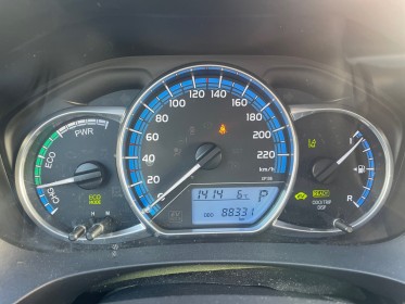 Toyota yaris hybride 100h dynamic / entretien à jour / garantie 12 mois occasion simplicicar royan simplicicar simplicibike...