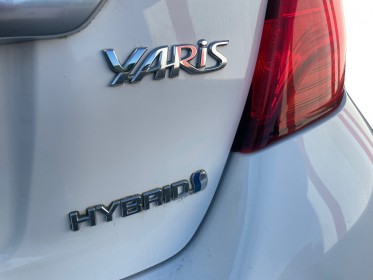 Toyota yaris hybride 100h dynamic / entretien à jour / garantie 12 mois occasion simplicicar royan simplicicar simplicibike...
