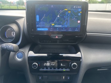 Toyota yaris cross hybride my22 pack cargo design awd-i 116h , caméra de recul, carplay.... occasion simplicicar rennes...