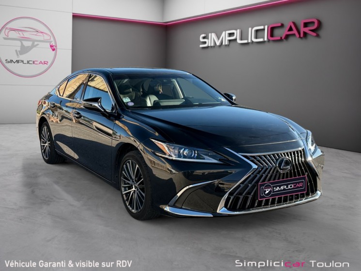 Lexus es300h finition luxe – toit ouvrant – sièges électriques chauffants et ventilés – carplay – garantie......