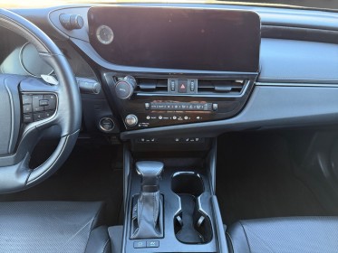 Lexus es300h finition luxe – toit ouvrant – sièges électriques chauffants et ventilés – carplay – garantie......