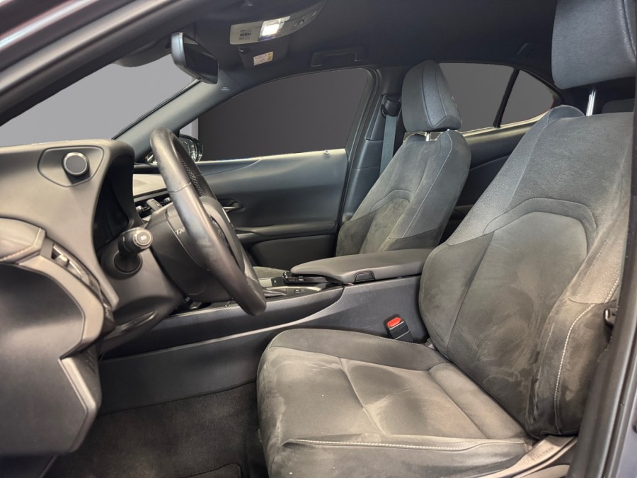 LEXUS d'occasion UX250H 2.0 250H 184 de 2021 Pau (64)﻿