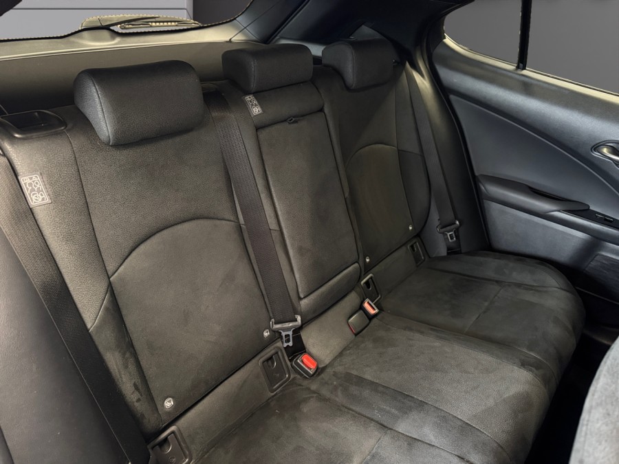 LEXUS d'occasion UX250H 2.0 250H 184 de 2021 Pau (64)﻿