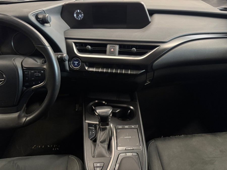 LEXUS d'occasion UX250H 2.0 250H 184 de 2021 Pau (64)﻿