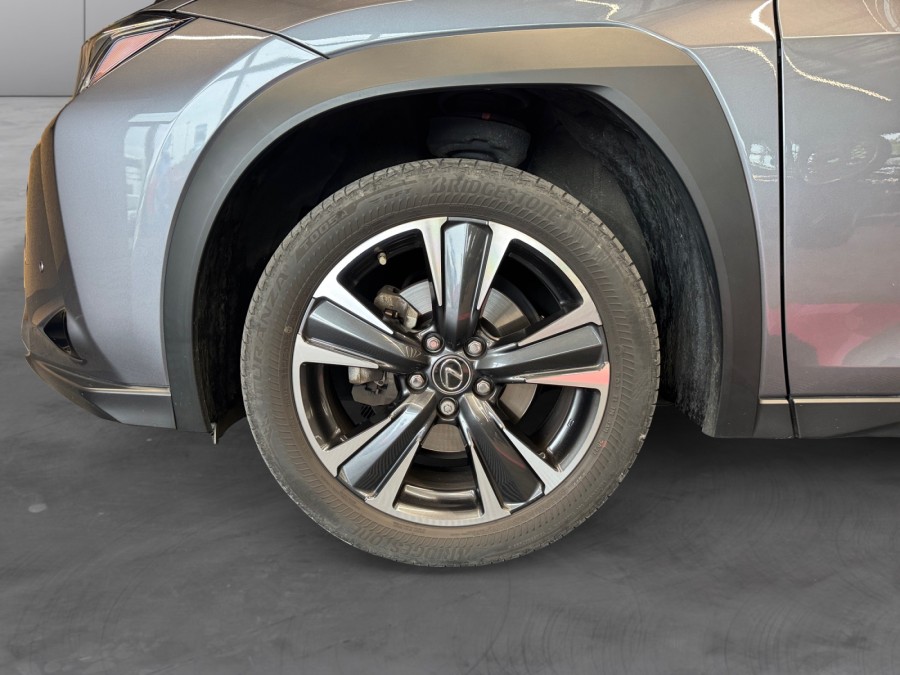 LEXUS d'occasion UX250H 2.0 250H 184 de 2021 Pau (64)﻿