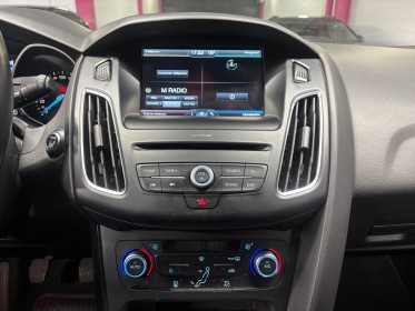Ford focus 1.0 ecoboost 125 ss titanium garantie 12 mois radars de recul occasion simplicicar villebon-sur-yvette simplicicar...