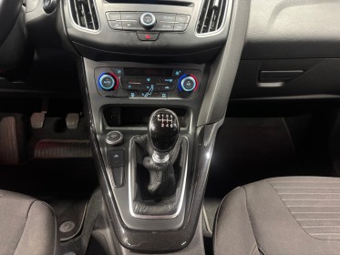 Ford focus 1.0 ecoboost 125 ss titanium garantie 12 mois radars de recul occasion simplicicar villebon-sur-yvette simplicicar...