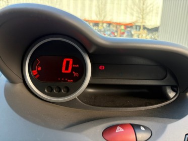Renault twingo ii 1.2 lev 16v 75 eco2 zen distribution ok/entretient complet renault/garantie 12mois occasion simplicicar...