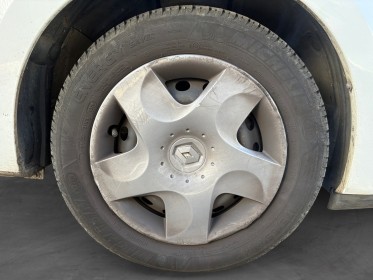 Renault twingo ii 1.2 lev 16v 75 eco2 zen distribution ok/entretient complet renault/garantie 12mois occasion simplicicar...