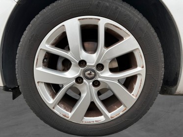 Renault clio iv renault clio iv 1,5 dci limited / carplay radar de recul/ garantie 12 mois occasion simplicicar lyon nord...