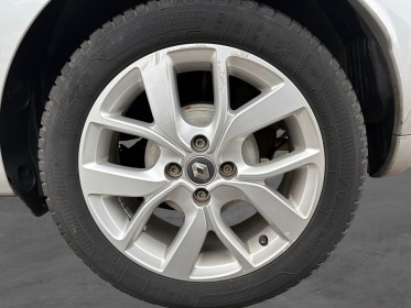 Renault clio iv renault clio iv 1,5 dci limited / carplay radar de recul/ garantie 12 mois occasion simplicicar lyon nord...