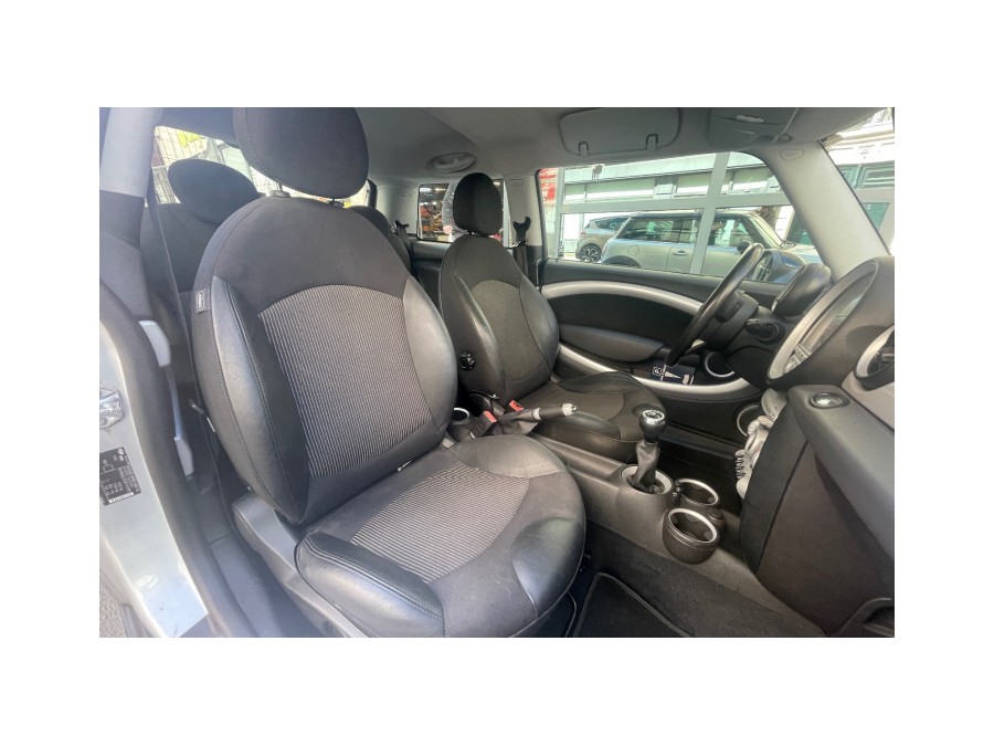 MINI d'occasion MINI COOPER D 110 PACK EARL GREY de 2009 Paris 15