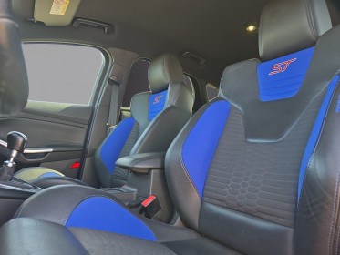 Ford focus st 2.0 l 250 ch ss ecoboost sièges avants chauffants garantie 12 mois occasion simplicicar vichy simplicicar...