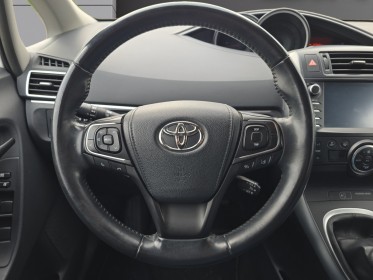 Toyota verso lca 2017 132 ch vvt-i design révisée garantie 12 mois attelage amovible occasion simplicicar vichy simplicicar...