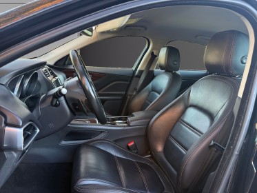 Jaguar f-pace 2.0 d - 180 ch awd bva8 prestige caméra de recul gps garantie 12 mois occasion simplicicar labarthe...