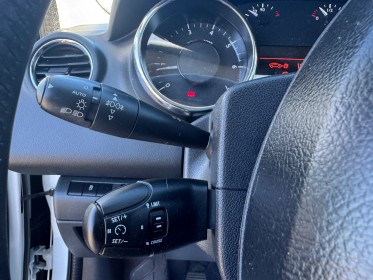 Peugeot 3008 1.2 puretech 130ch ss bvm6 allure toit panoramique garantie 12 mois occasion simplicicar labarthe simplicicar...