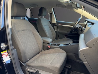 Volkswagen golf 8  1.0 etsi 110 dsg7 life - radar de recul - régulateur adaptatif - carplay - garantie 12 mois occasion...