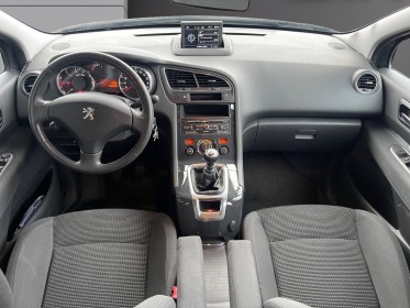 Peugeot 5008 130ch bvm6 active 7 places garantie 12mois occasion parc voitures beauvais simplicicar simplicibike france