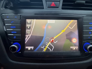 Hyundai i20 business 1.1 crdi 75 blue drive business garantie 12 mois occasion simplicicar brive la gaillarde  simplicicar...