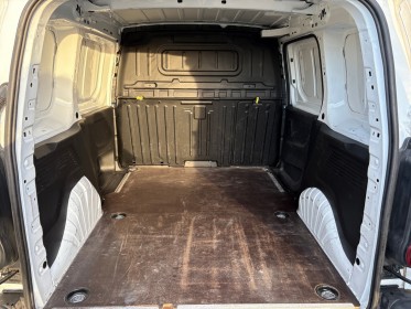 Peugeot partner fourgon standard 1000 kg bluehdi 130 ss bvm6 asphalt - garantie 12 mois - occasion simplicicar brest...