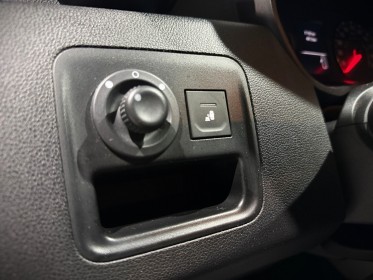 Dacia duster sce 115 4x2 essentiel clim phares auto caméra de recul 4 vitres electriques gps occasion simplicicar...