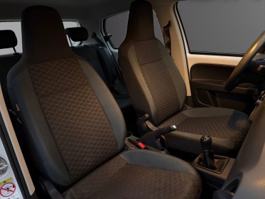 Volkswagen up 1.0 60 bluemotion iq.drive - faible km - caméra - 1ere main - garantie 12 mois occasion simplicicar nimes - rb...