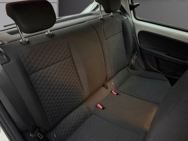 Volkswagen up 1.0 60 bluemotion iq.drive - faible km - caméra - 1ere main - garantie 12 mois occasion simplicicar nimes - rb...