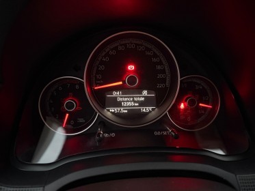 Volkswagen up 1.0 60 bluemotion iq.drive - faible km - caméra - 1ere main - garantie 12 mois occasion simplicicar nimes - rb...