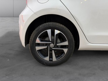 Volkswagen up 1.0 60 bluemotion iq.drive - faible km - caméra - 1ere main - garantie 12 mois occasion simplicicar nimes - rb...