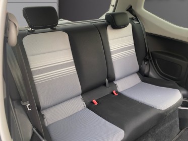 Volkswagen up up 1.0 75 white up! occasion simplicicar toulon ouest simplicicar simplicibike france