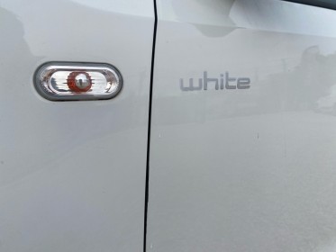Volkswagen up up 1.0 75 white up! occasion simplicicar toulon ouest simplicicar simplicibike france