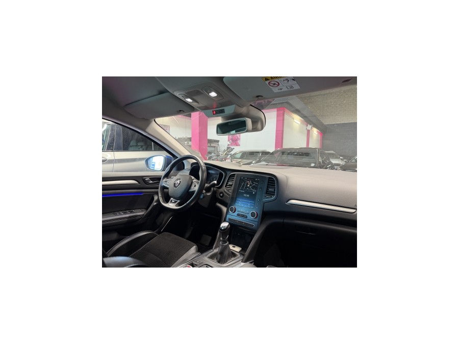 RENAULT d'occasion MEGANE TCE 130 LIMITED de 2017 Villebon Sur Yvette