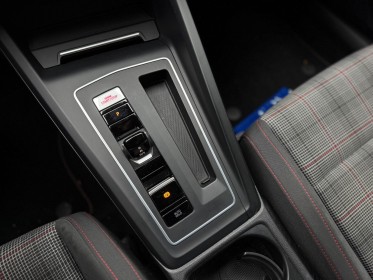 Volkswagen golf 2.0 tsi 245 dsg7 gti/siÈges chauffant/camÉra de recul/car play/volant chauffant occasion paris 17ème...