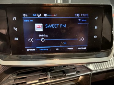 Peugeot 208 essence 75 ch ss bvm5 faible km garantie 12 mois occasion simplicicar saint-jean simplicicar simplicibike france