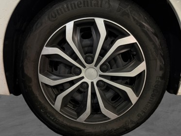 Peugeot 208 essence 75 ch ss bvm5 faible km garantie 12 mois occasion simplicicar saint-jean simplicicar simplicibike france