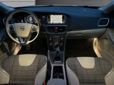 Volvo v40 business d2 120 ch business - suivi/caméra de recul/radar ar - garantie 12 mois occasion simplicicar soissons...