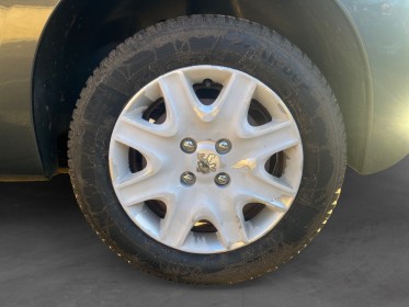 Peugeot 207 1.4e 75ch 1ère main clim attelage garantie 12 mois occasion simplicicar brive la gaillarde  simplicicar...