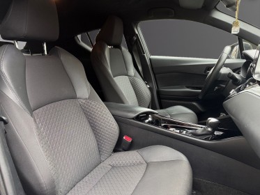 Toyota c-hr hybride my23 simplifiee 1.8l design ultimate / carplay / siège chauffant / garantie 12 mois occasion paris...