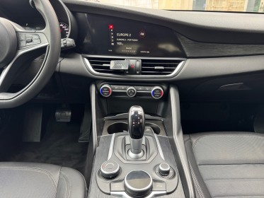 Alfa romeo giulia my19 2.2 136 ch at8 super / carplay / radar de recul / entretien a jour / garantie 12 mois occasion paris...