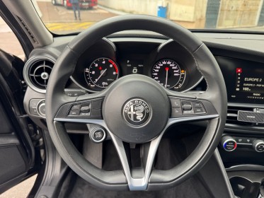 Alfa romeo giulia my19 2.2 136 ch at8 super / carplay / radar de recul / entretien a jour / garantie 12 mois occasion paris...
