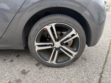 Peugeot 208 1.2  110ch  bvm5 gt line/radar ar av/carplay/entretien completcourroie/garantie occasion simplicicar salon de...