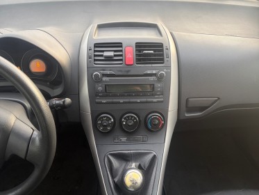 Toyota auris 90 d-4d fap dynamic, vitres électriques, fermeture centralisés, garantie 12 mois occasion simplicicar...