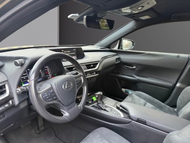 Lexus ux my21 250h 2wd premium edition/ carplay/ regulateur de vitesse occasion paris 17ème (75)(porte maillot) simplicicar...