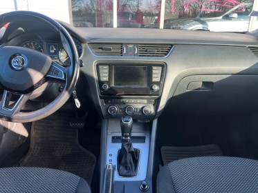 Skoda octavia combi 2.0 tdi 150 ch cr fap green tec dsg6 edition occasion avignon (84) simplicicar simplicibike france