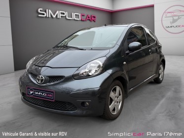 Toyota aygo 1.0 vvt-i les bleus m-mt / bluetooth / radar de recul occasion paris 17ème (75)(porte maillot) simplicicar...