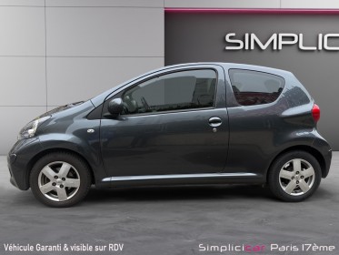 Toyota aygo 1.0 vvt-i les bleus m-mt / bluetooth / radar de recul occasion paris 17ème (75)(porte maillot) simplicicar...